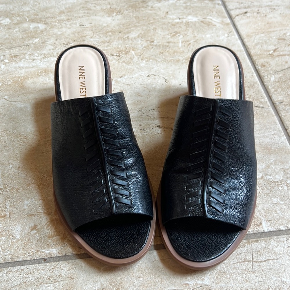 Nine West Ladies Size 8.5